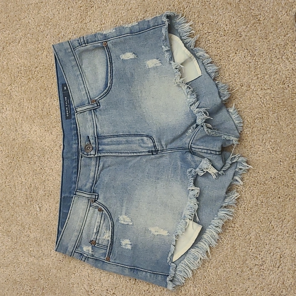 NWOT DENIM CoLAB cutoff jean short light wash sz 30